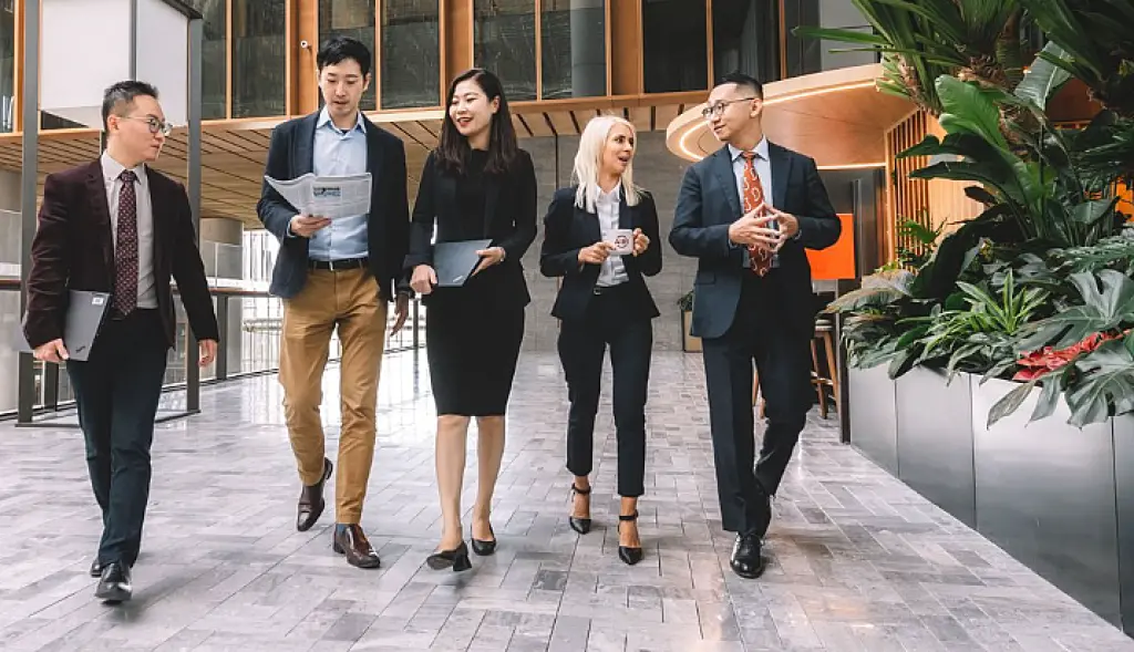 চাকরিজীবনে বেতন বড় নাকি সম্মান? জরিপে উঠে এল চমকপ্রদ তথ্য