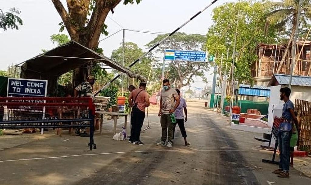 ভারতের নিষেধাজ্ঞার প্রভাব আখাউড়া স্থলবন্দরে, এক বছরে রাজস্ব আয় কমে অর্ধেক