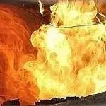রাজধানীর ফার্মগেটে চলন্ত মাইক্রোবাসে আগুন