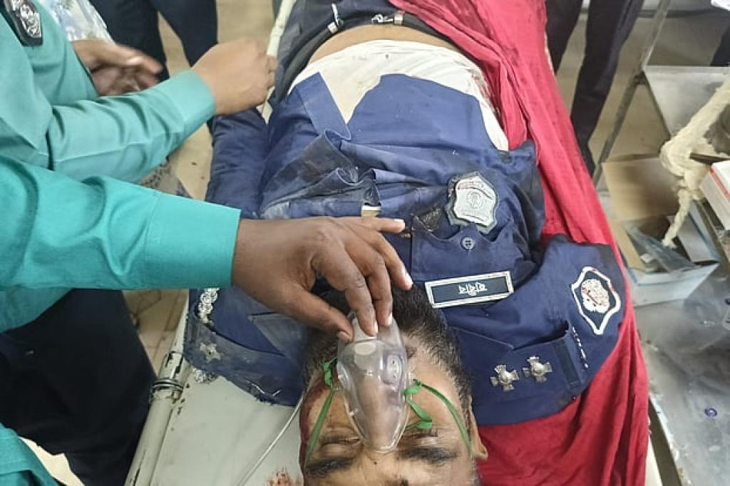 গাজীপুরে ট্রেনে কাটা পড়ে পুলিশ কর্মকর্তার হাত-পা বিচ্ছিন্ন