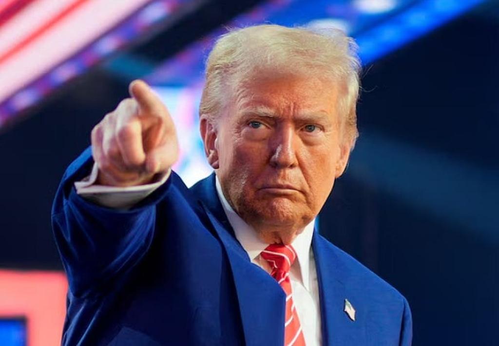 ‘নিঃশর্ত আত্মসমর্পণ’ করতে ইরানকে ট্রাম্পের হুমকি