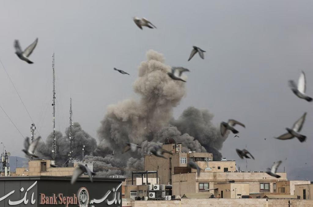 ইরানে আইআরজিসির নিয়ন্ত্রণ কেন্দ্র ধ্বংস করে দেওয়ার দাবি যুক্তরাষ্ট্রের