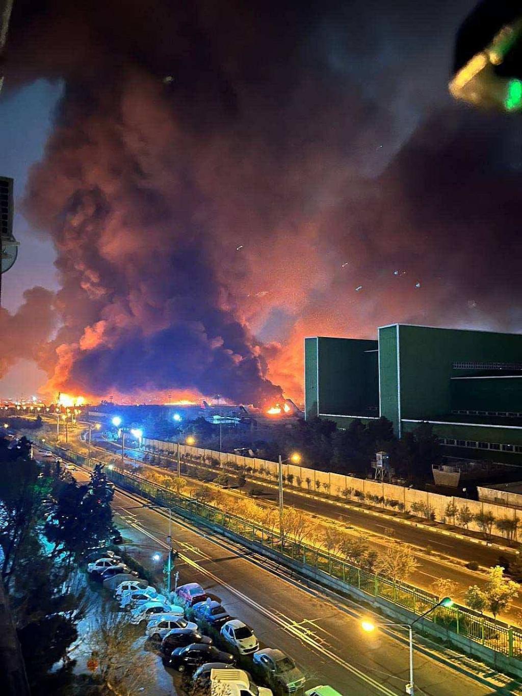 তেহরানের বিমানবন্দরে বড় হামলা: ভিডিওতে জ্বলন্ত উড়োজাহাজ ও ধোঁয়ার কুণ্ডলী