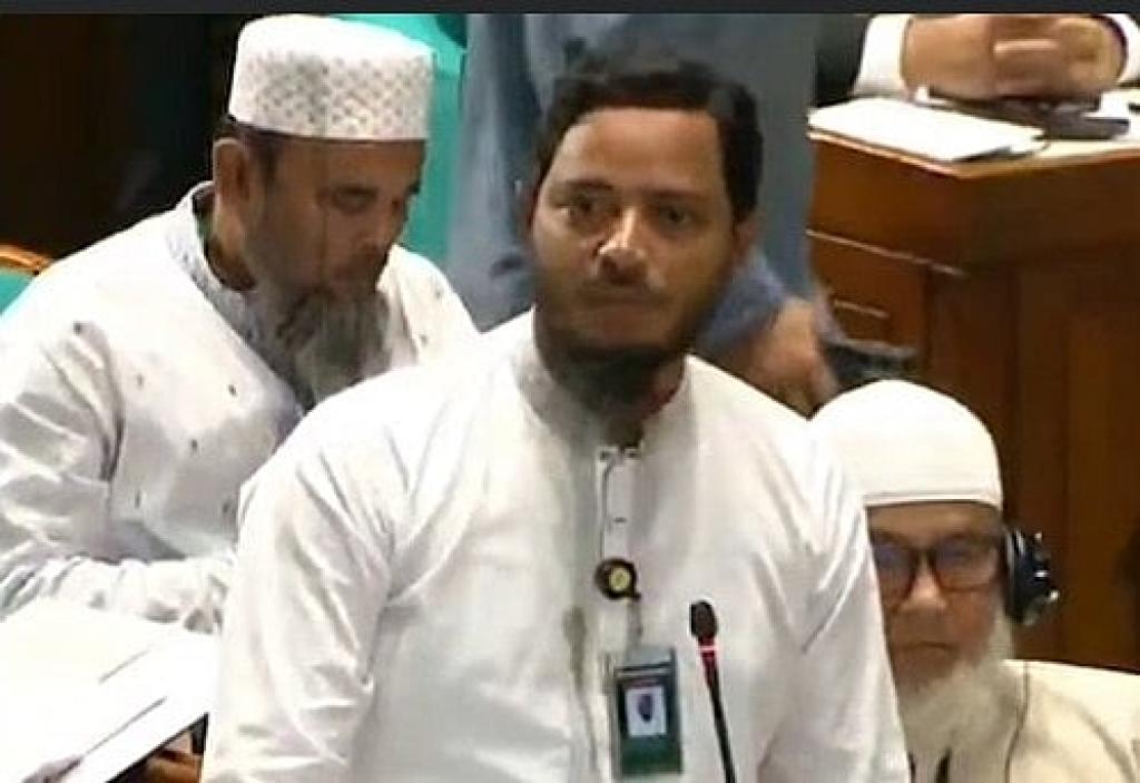 সংবিধান মানতে হলে প্রধানমন্ত্রীর দেশের বাইরে থাকার কথা: জামায়াত নেতা শফিকুল