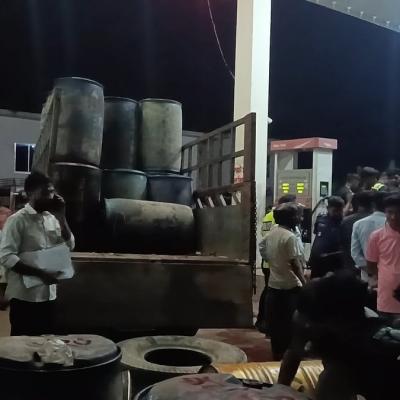 নড়াইলে সাড়ে ৭ হাজার লিটার ডিজেল জব্দ, দুজনকে জরিমানা