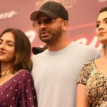 নায়িকাদের পাশে নিয়ে ‘প্রিন্স’ দেখলেন শাকিব, দুঃখ প্রকাশ করলেন