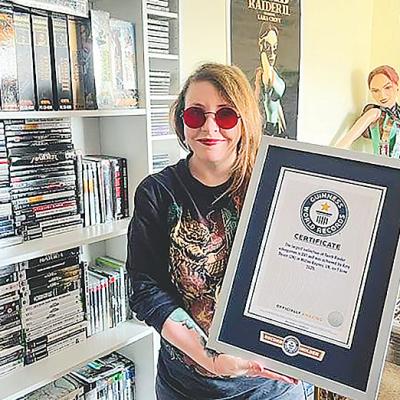 ‘টুম্ব রেইডার’ গেম সংগ্রহ করে গড়লেন বিশ্ব রেকর্ড