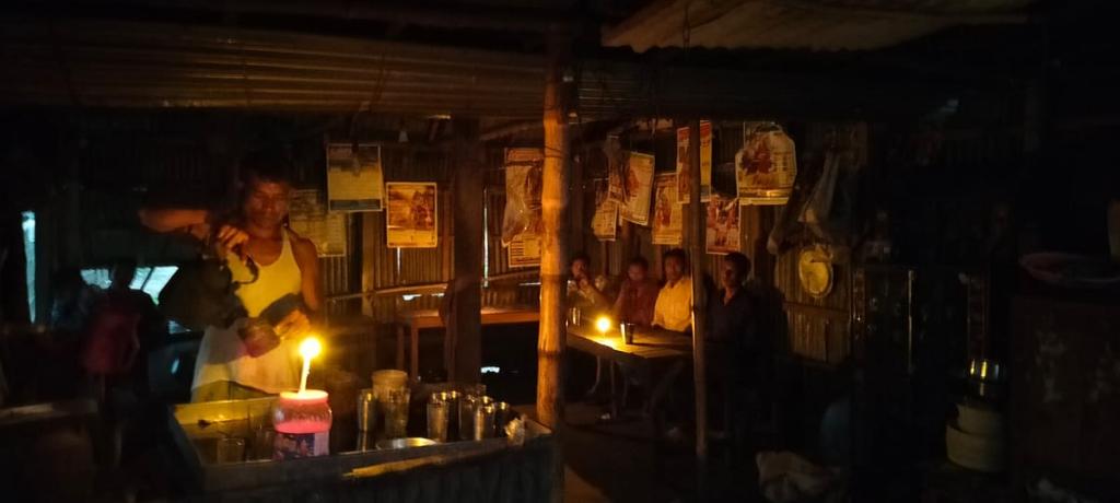 পাবনায় চাহিদার অর্ধেক বিদ্যুৎ সরবরাহ, দিনাজপুরে ৬-৭ ঘণ্টা বিদ্যুৎ থাকছে না