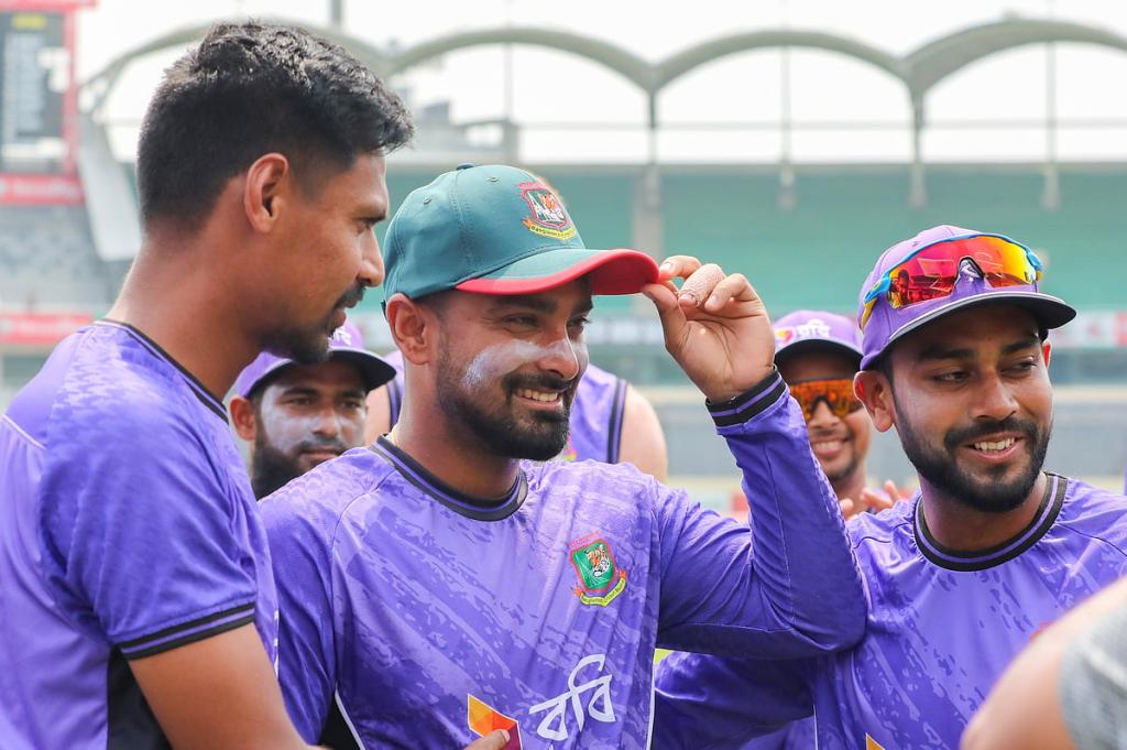 ১০০ ওয়ানডে শেষে লিটন যেখানে দাঁড়িয়ে