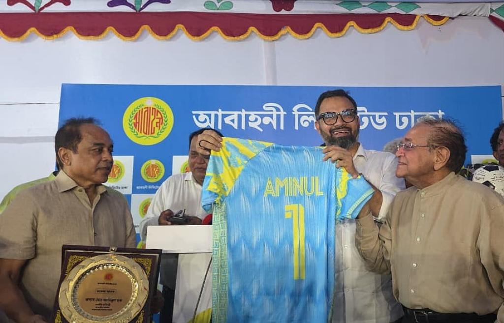আবাহনী ক্লাব পরিদর্শনে ক্রীড়া প্রতিমন্ত্রী