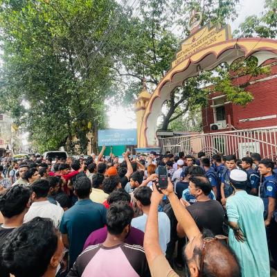 কুমিল্লায় বিএনপি নেতা আটকের পর থানা ঘেরাও নেতা-কর্মীদের, বাস টার্মিনাল বন্ধ