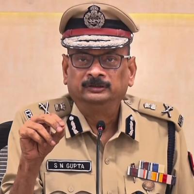 পশ্চিমবঙ্গে ৪৮ ঘণ্টায় ২০০ এফআইআর, গ্রেপ্তার ৪৩৩, আটক ১১০০