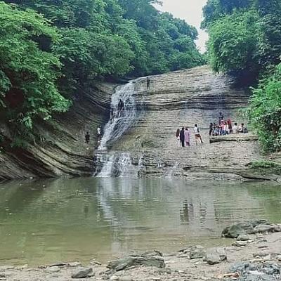 বর্ষায় প্রাণ ফিরেছে মিরসরাইয়ের ঝরনাগুলোতে, ভ্রমণে মাথায় রাখতে হবে যে ঝুঁকির কথা