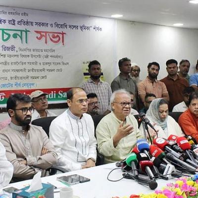 জ্বালানি অস্থিরতার জন্য সরকার নয়, মধ্যপ্রাচ্যের যুদ্ধ দায়ী: রুহুল কবির রিজভী