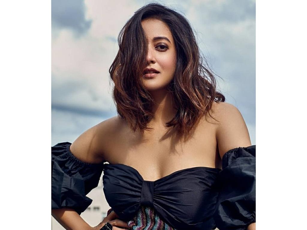 বিয়ে করার তাগিদ অনুভব করি না: রাইমা সেন