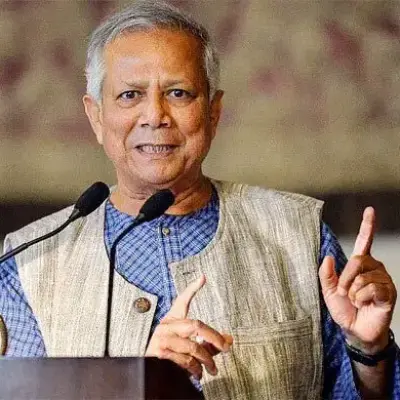 ড. ইউনূসের দেশত্যাগে নিষেধাজ্ঞা চেয়ে সরকারকে লিগ্যাল নোটিশ প্রদান